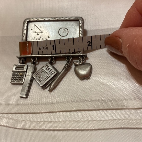 JJ Jonette Pewter Math Teacher Chalk Board Brooch Teacher Jewelry Brooch Vintage - Picture 4 of 5